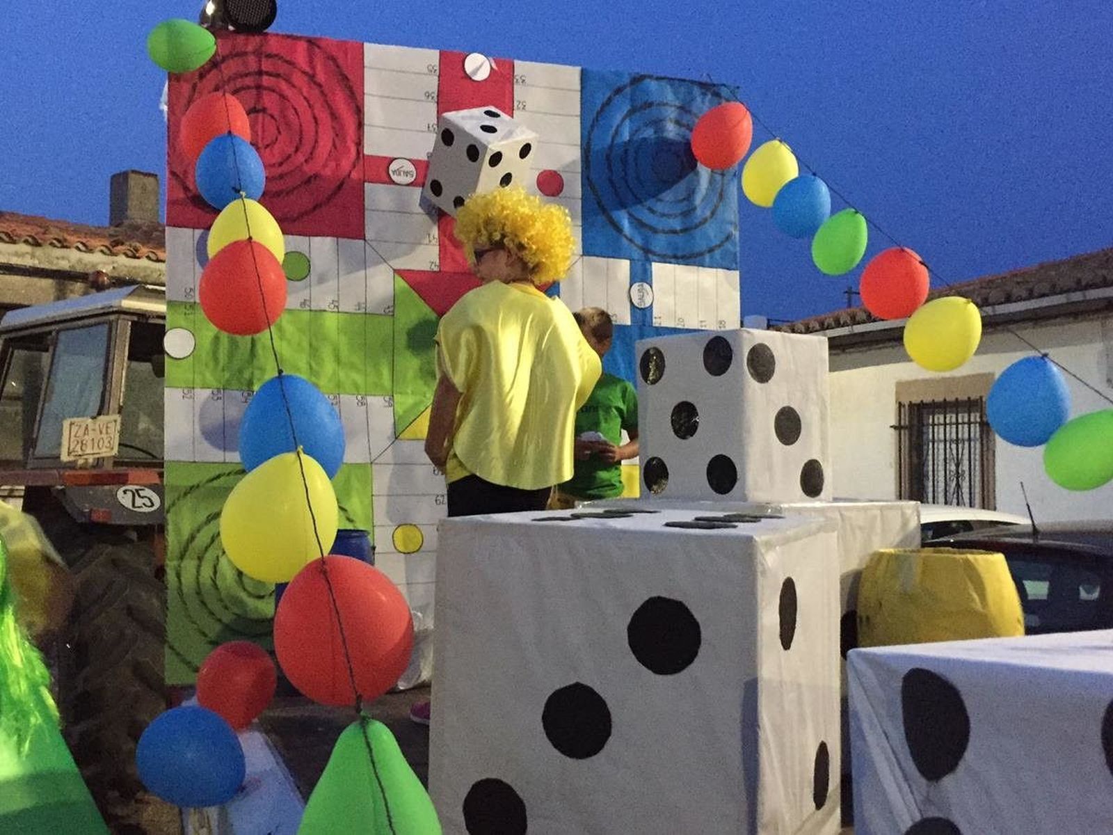 Las carrozas protagonizan la jornada festiva del jueves en Pereña de la Ribera