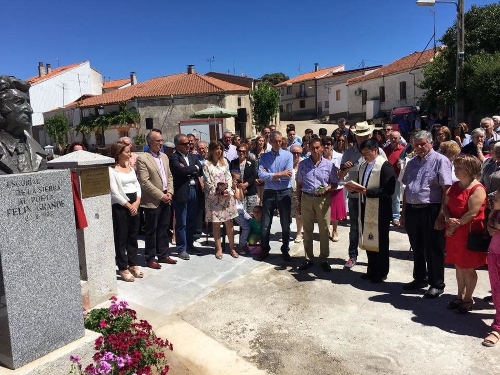 Escurial de la Sierra ‘estrena’ plaza