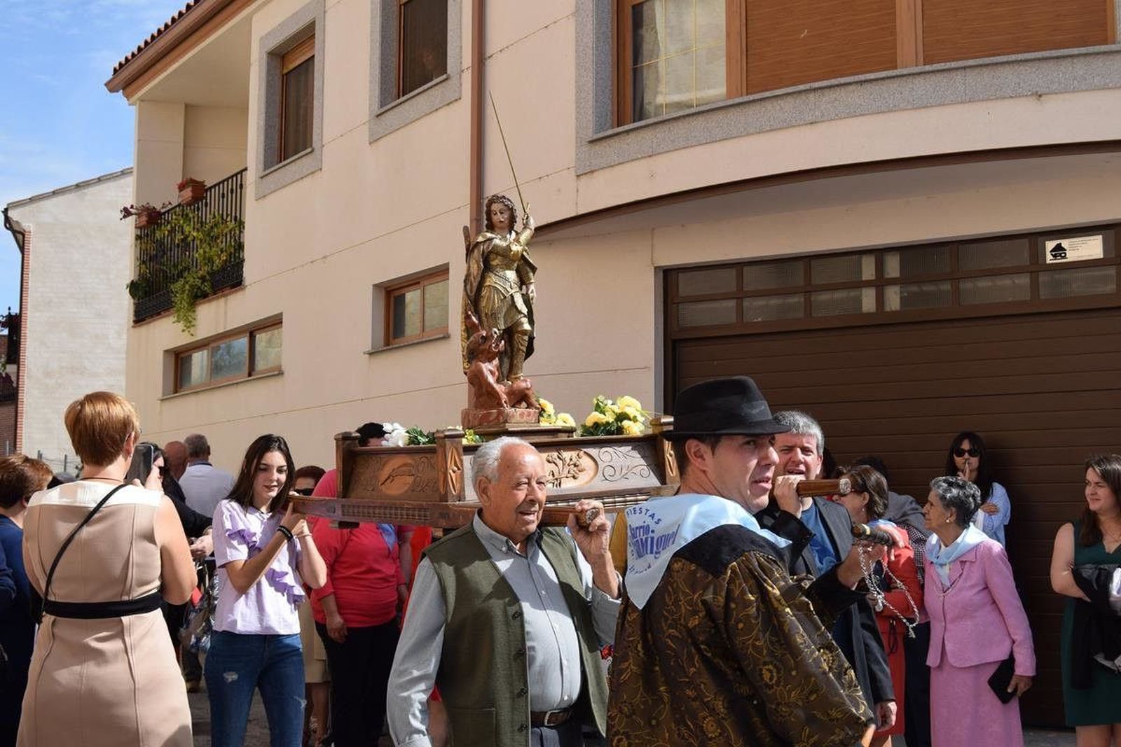 El barrio San Miguel de Alba de Tormes recupera sus fiestas casi 20 años después