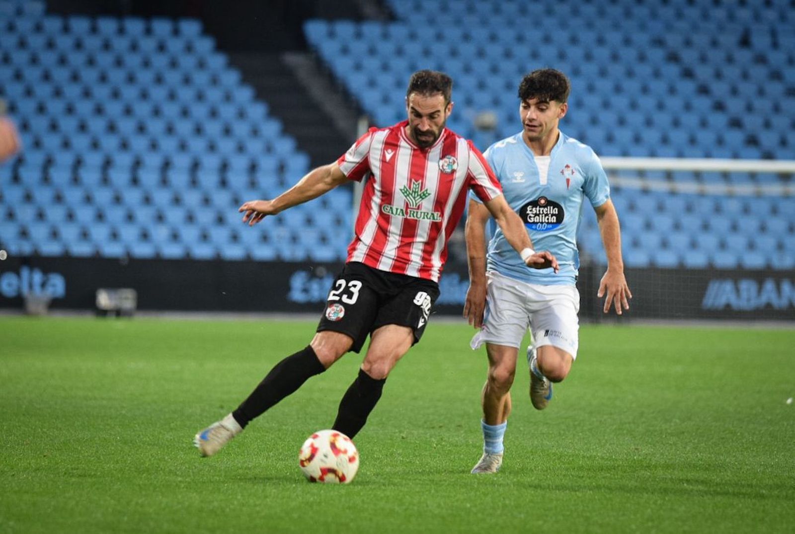 Edu Campabadal en el partido contra Celta Fortuna en Balaídos. Zamora CF.