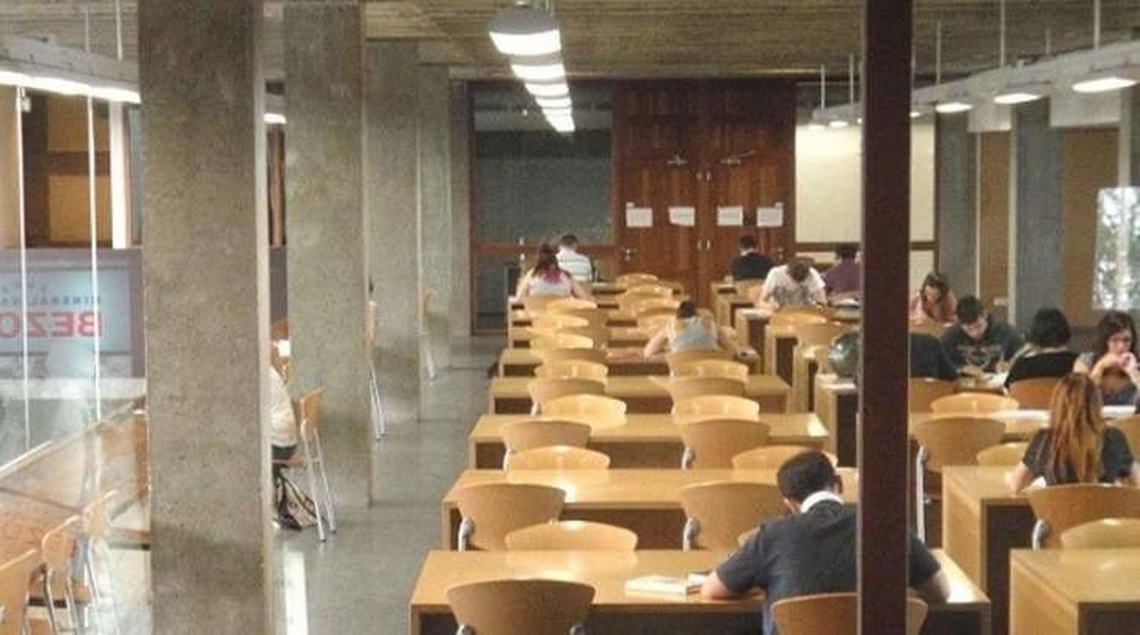 La CRUE condena la precaria situación de los estudiantes becados