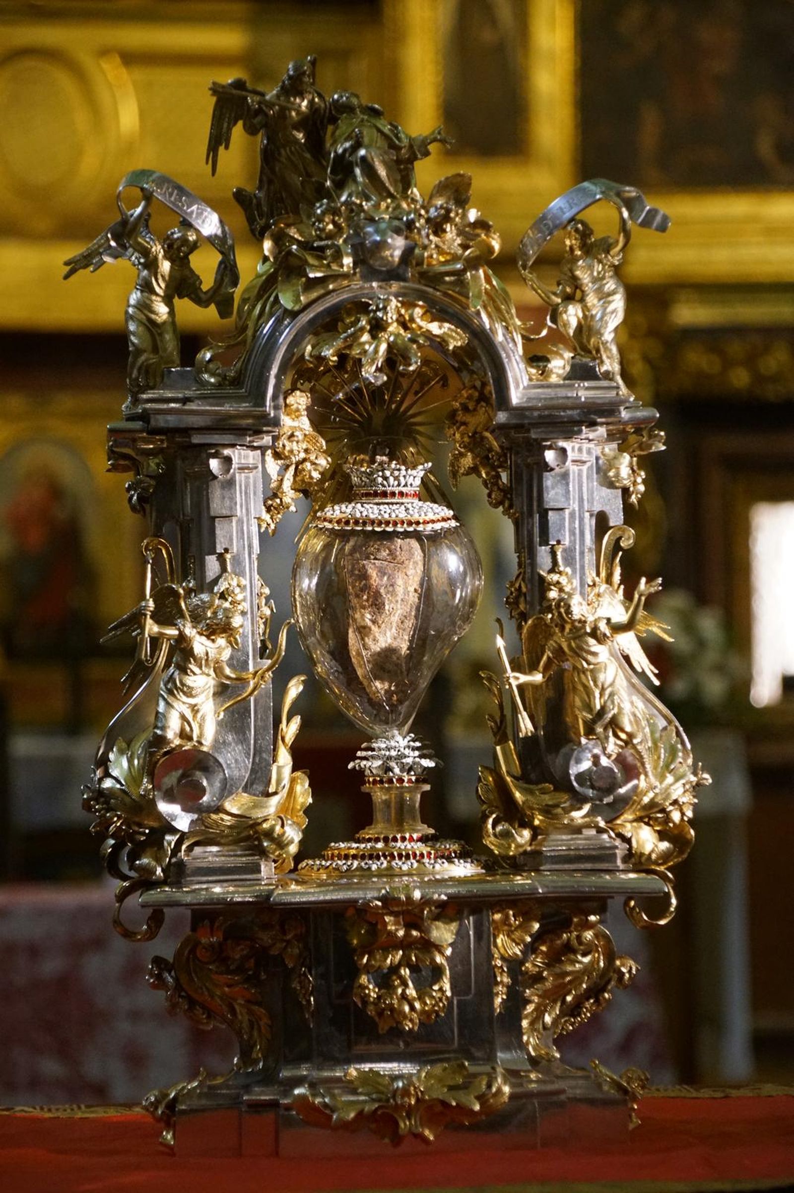 whatsapp-image-2025-05-08-at-18-25-40