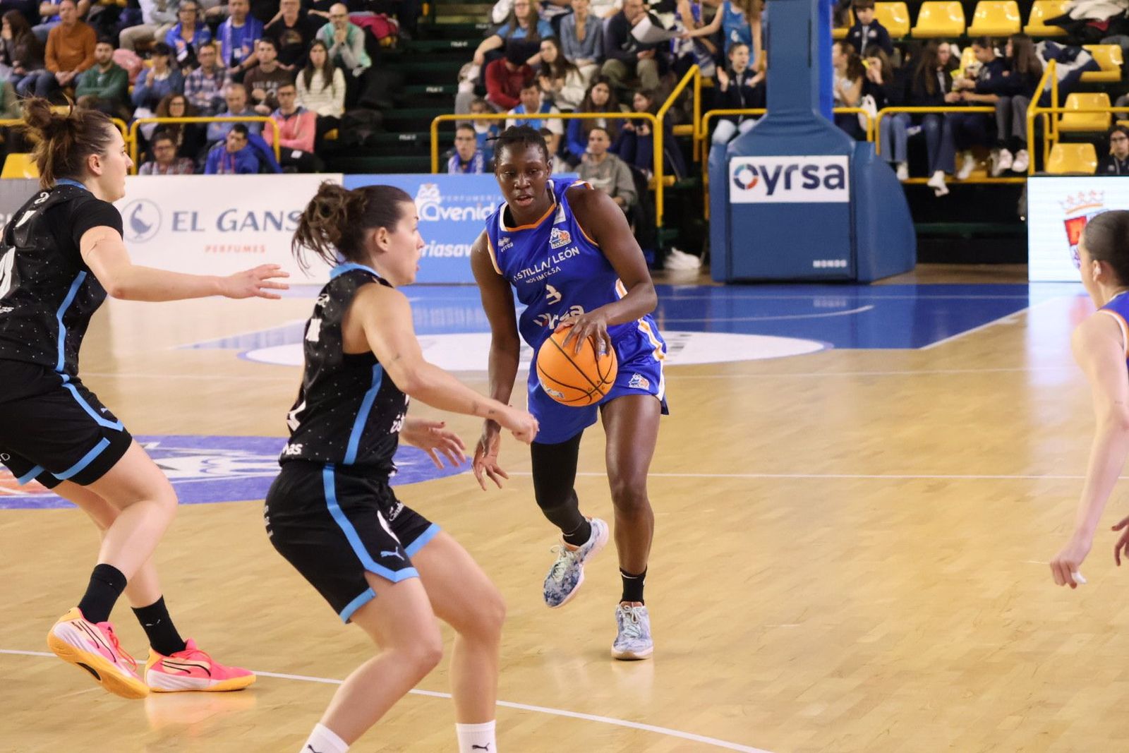 Perfumerías Avenida - Estudiantes