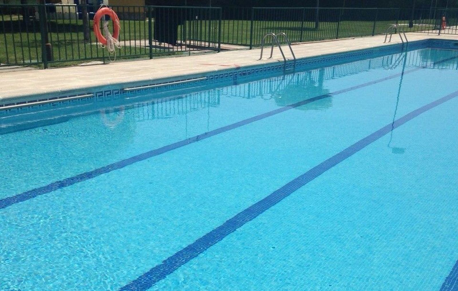 Piscina de verano. Archivo