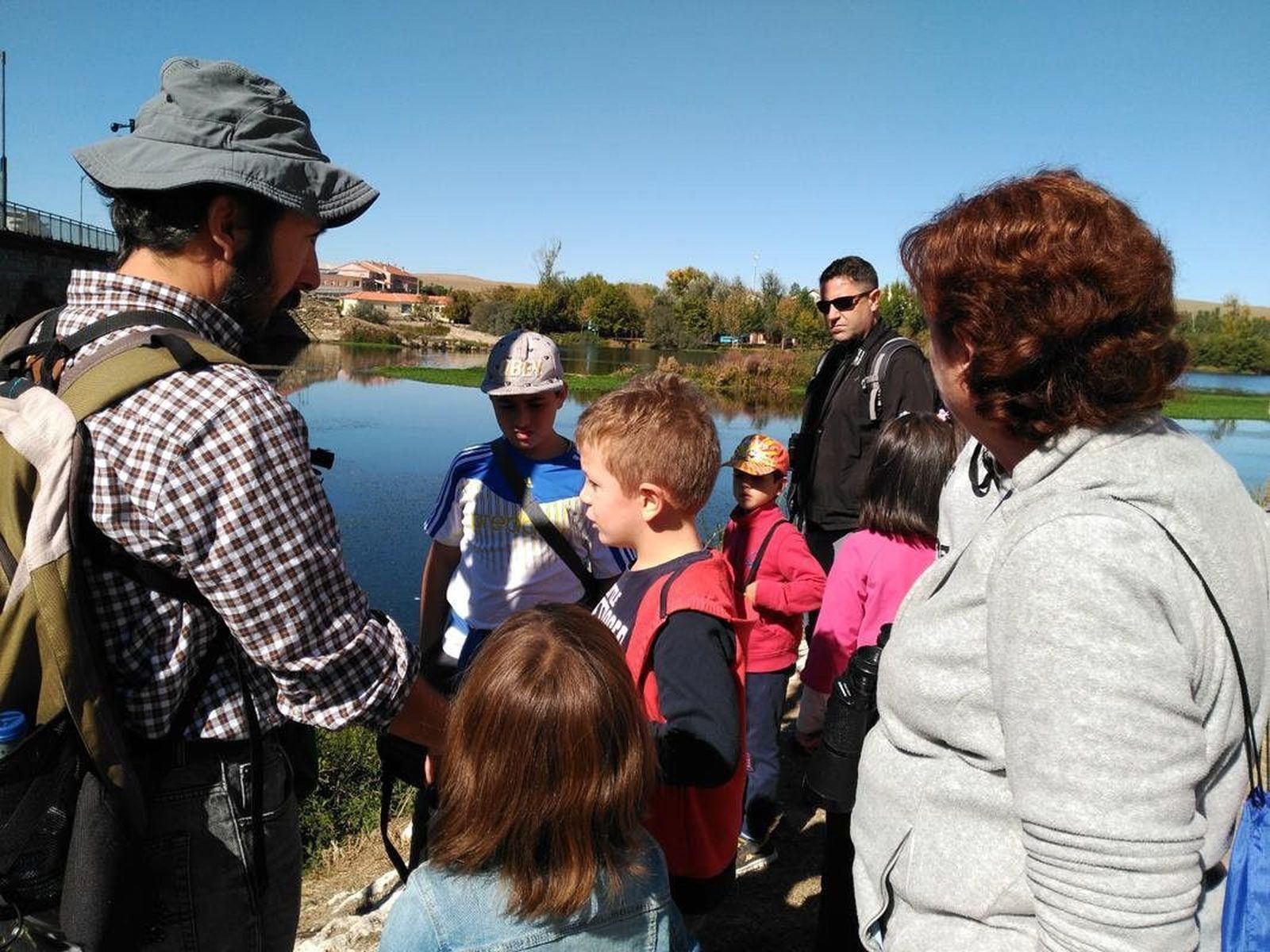 Exitoso taller en Alba para observar las aves y bosques del Tormes