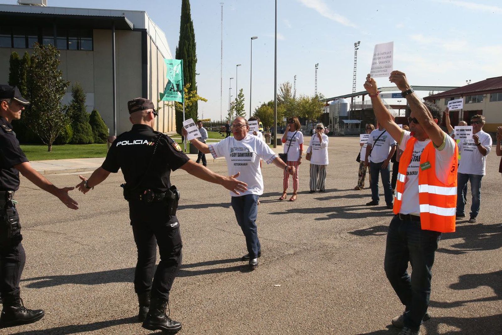 Nuevas protestas en la inauguración de Salamaq