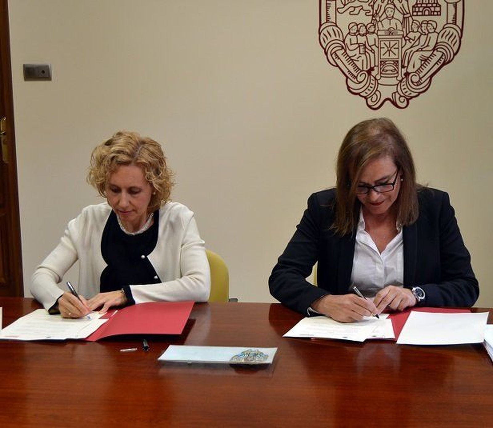 La UPSA y CCOO firman un convenio de colaboración en el campo de la formación y la investigación