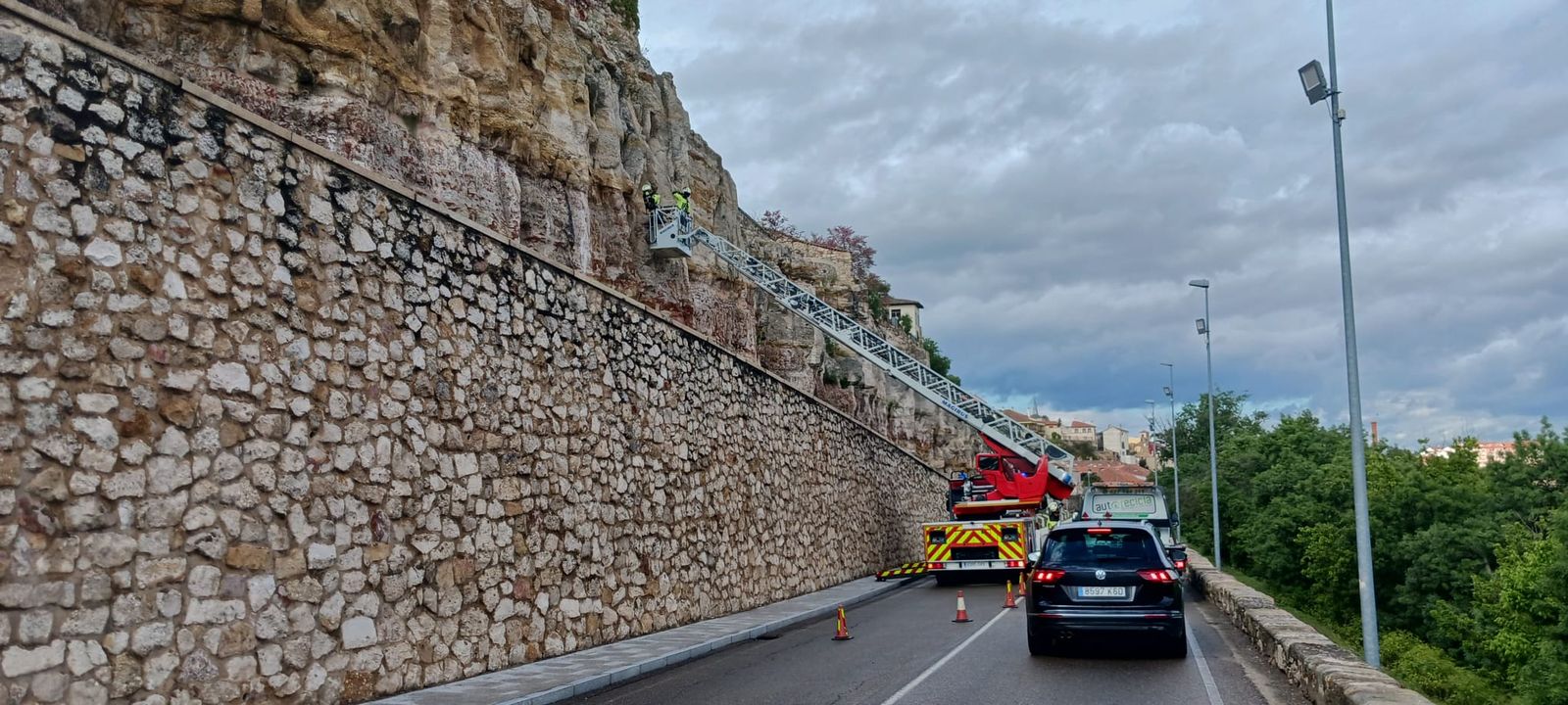 Desprendimientos en la muralla en Zamora capital tráfico condicionado