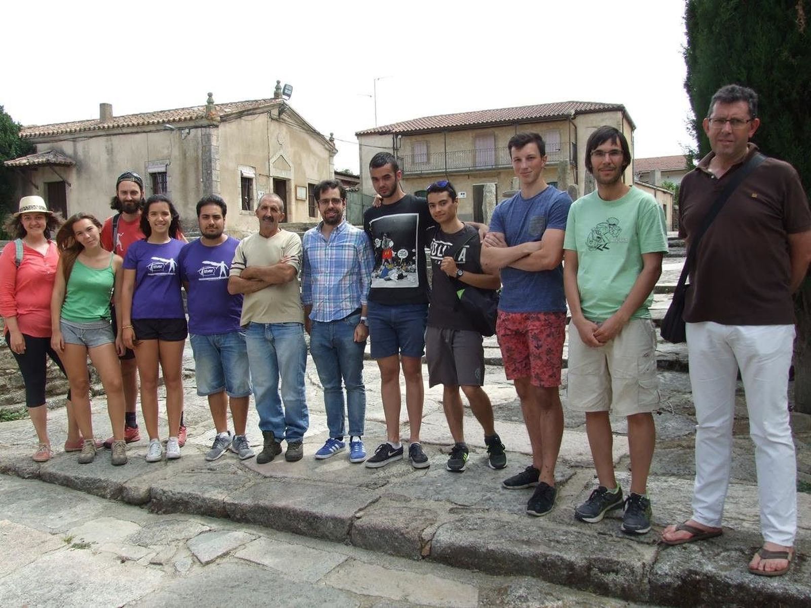 Un campo de trabajo en Monleras impulsa el voluntariado entre los jóvenes