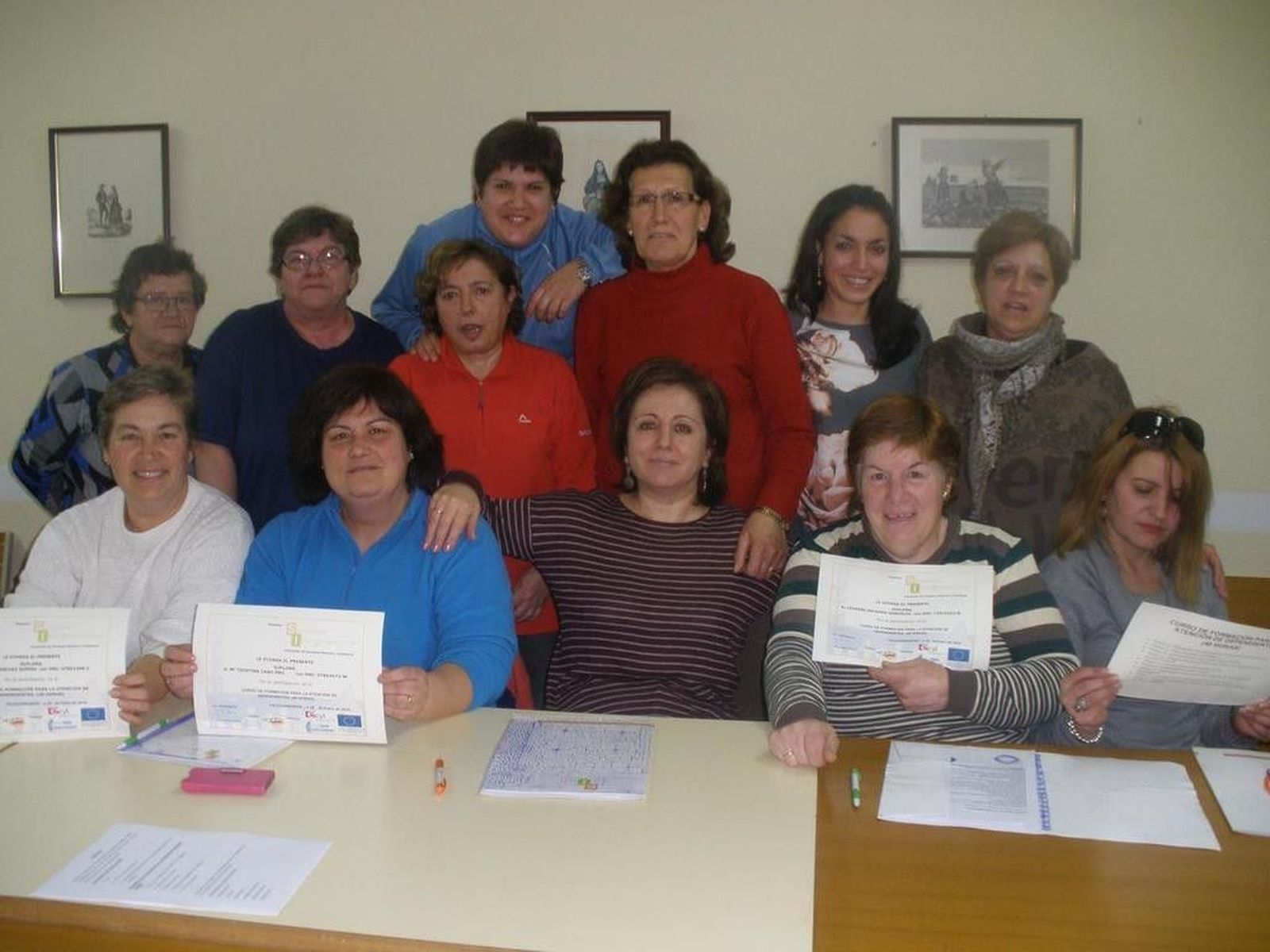 Otras docena de mujeres capacitadas para atender a personas dependientes