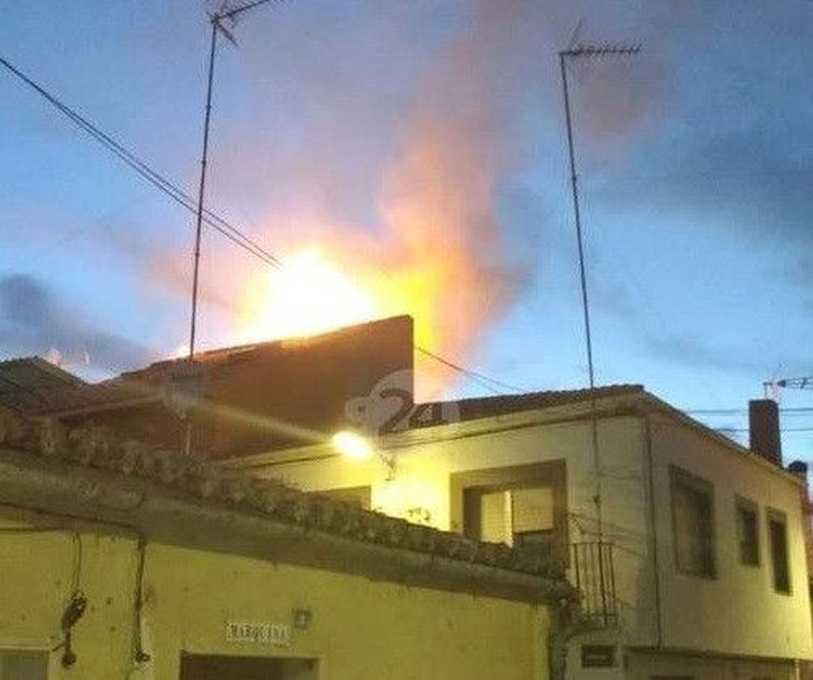 Gesto solidario de los vecinos hacia los damnificados por el incendio