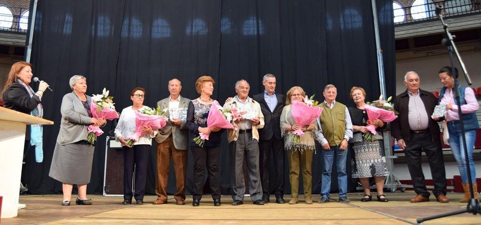 Los mayores albenses disfrutan de su día grande