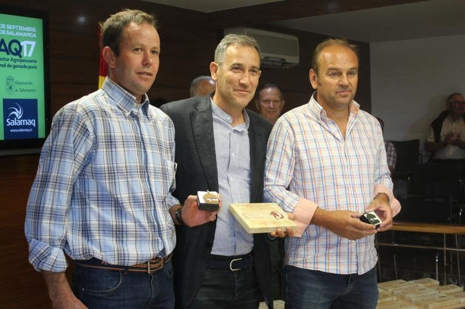 Entrega de premios de los concursos de ganado ovino y porcino