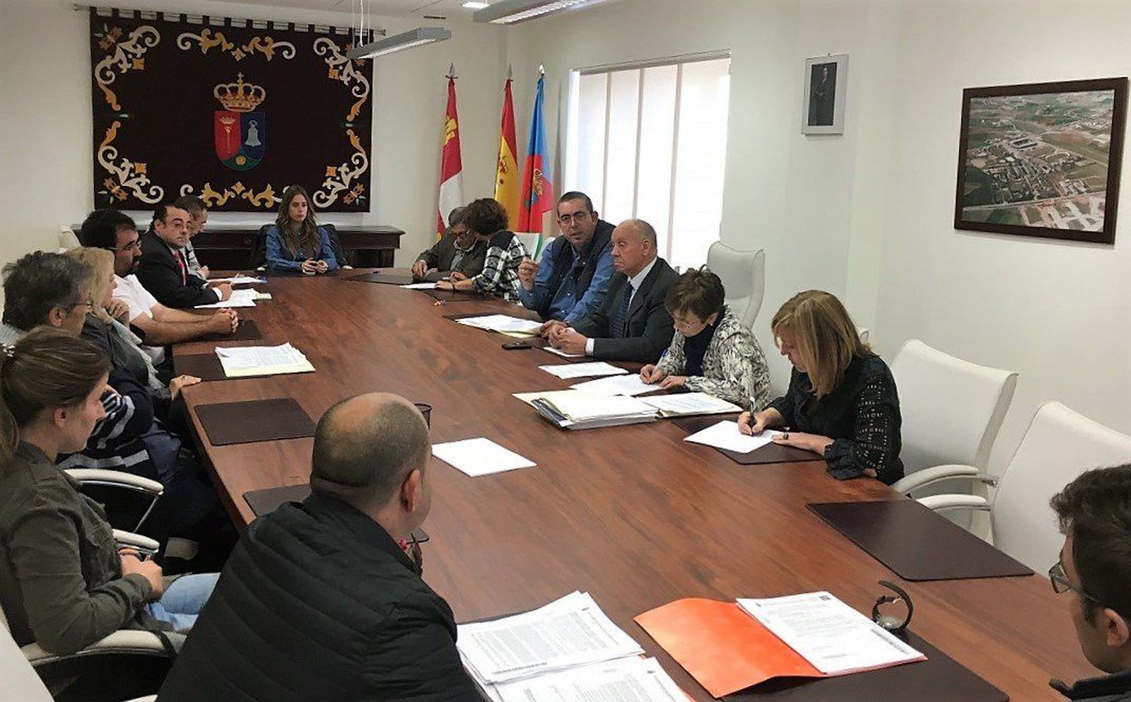 Villares adjudica el auditorio municipal y renuncia a la licitación de la guardería