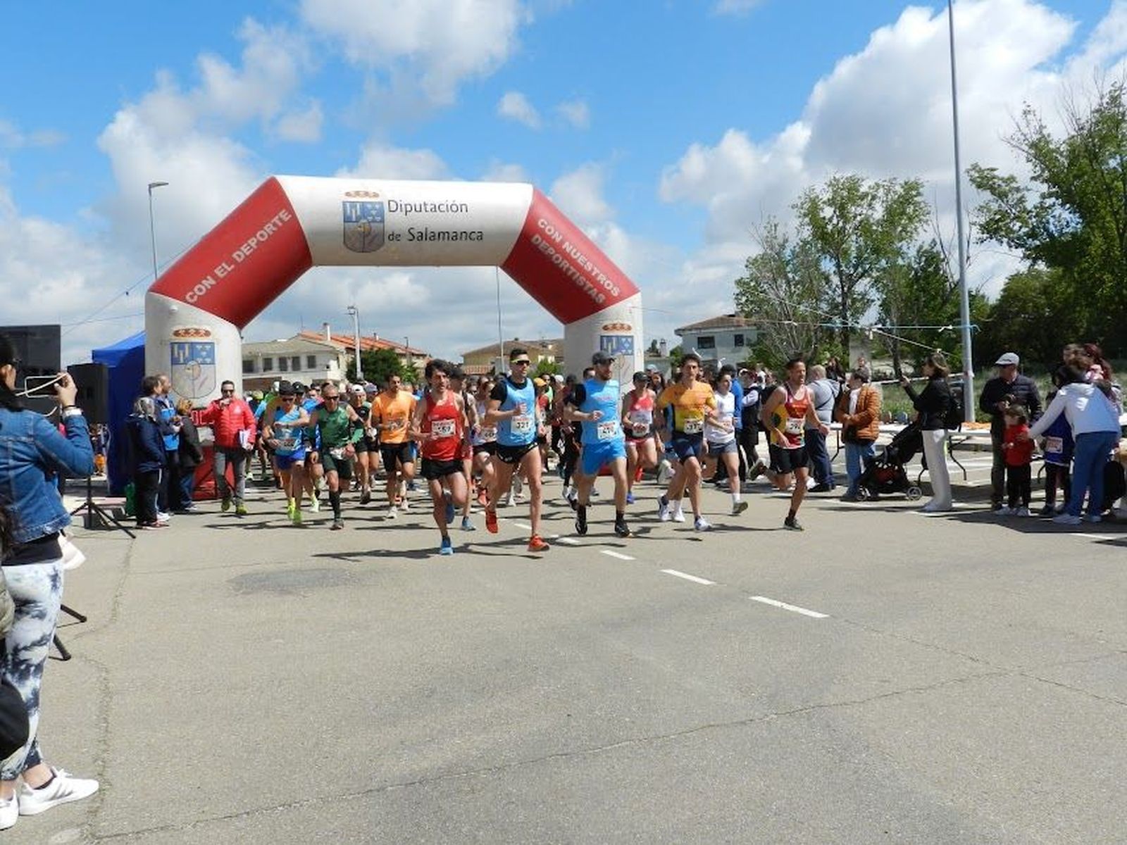 Daniel Sanz y Sara Izquierdo brillan en el X Cross Popular de Aldeatejada