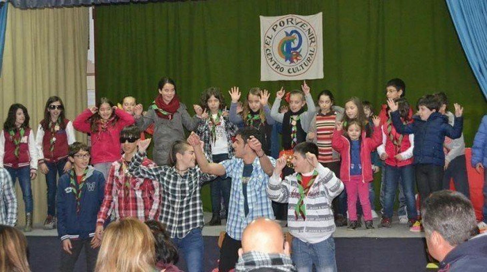 El grupo Scout Kennedy de Ciudad Rodrigo activa su ‘Inicio de Ronda’ de excursión a Salamanca