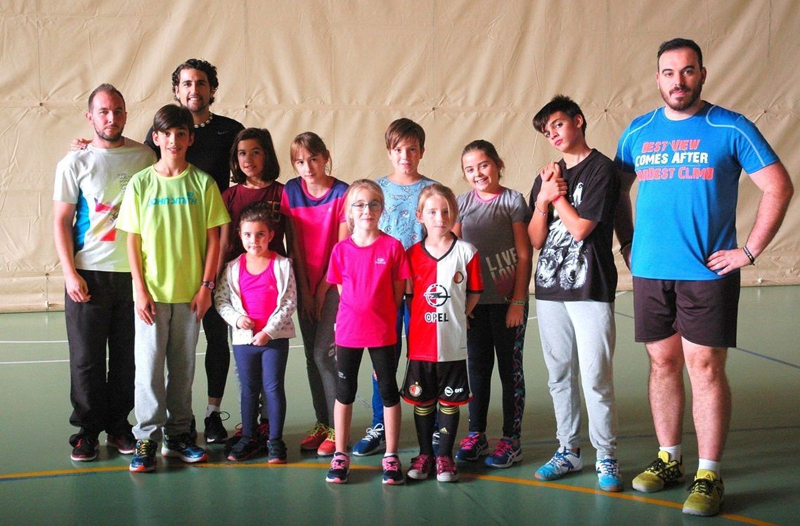 David Alejandro protagoniza una master class con los futuros atletas de Guijuelo
