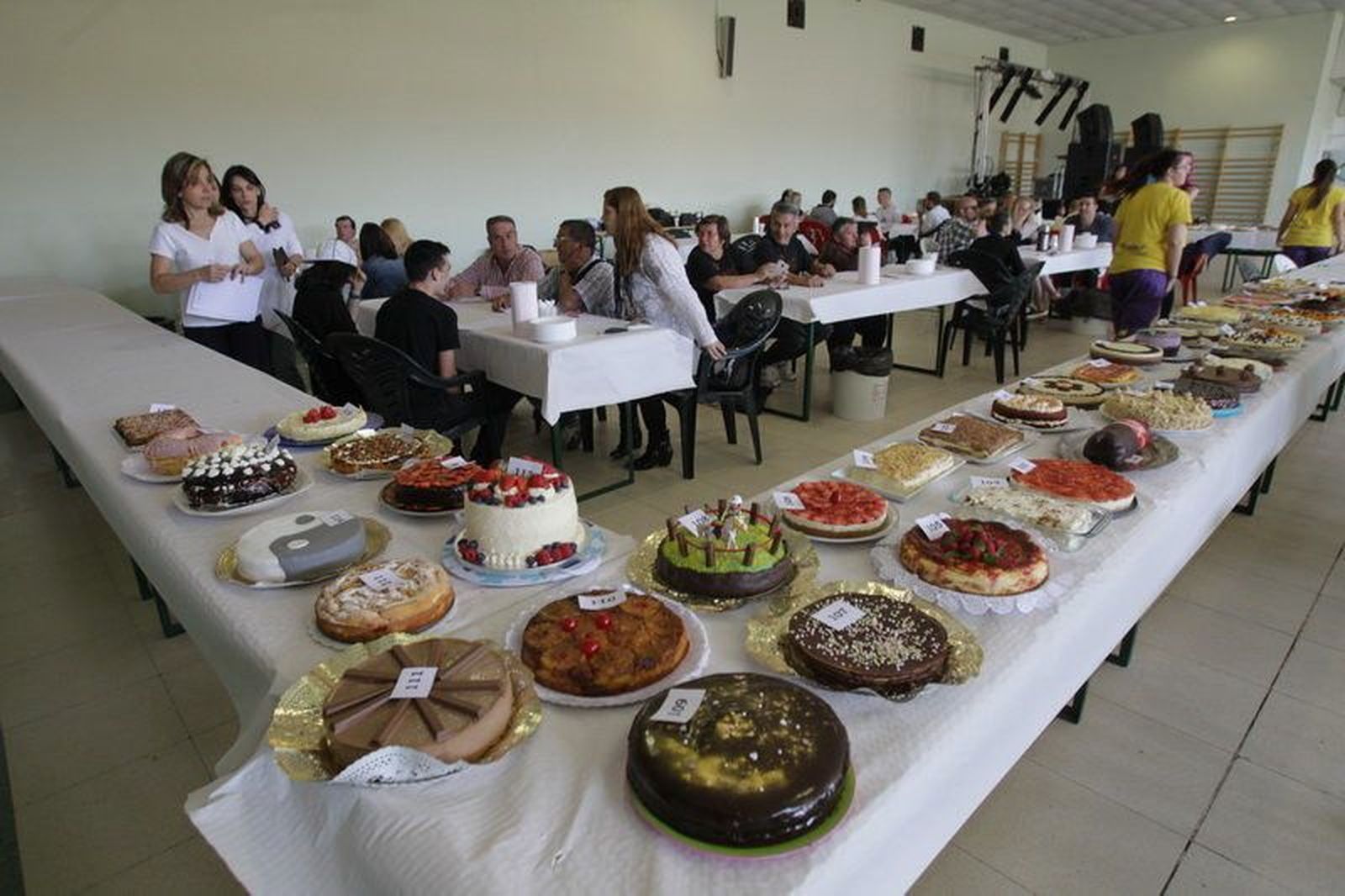 Concurso de tartas en Doñinos