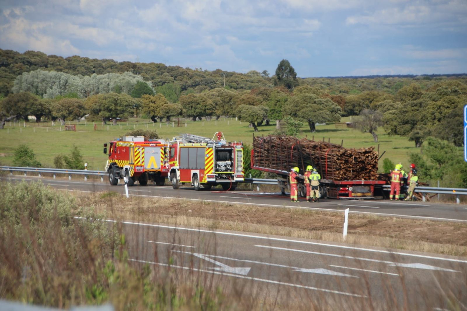 Incendio en un camión en la A62