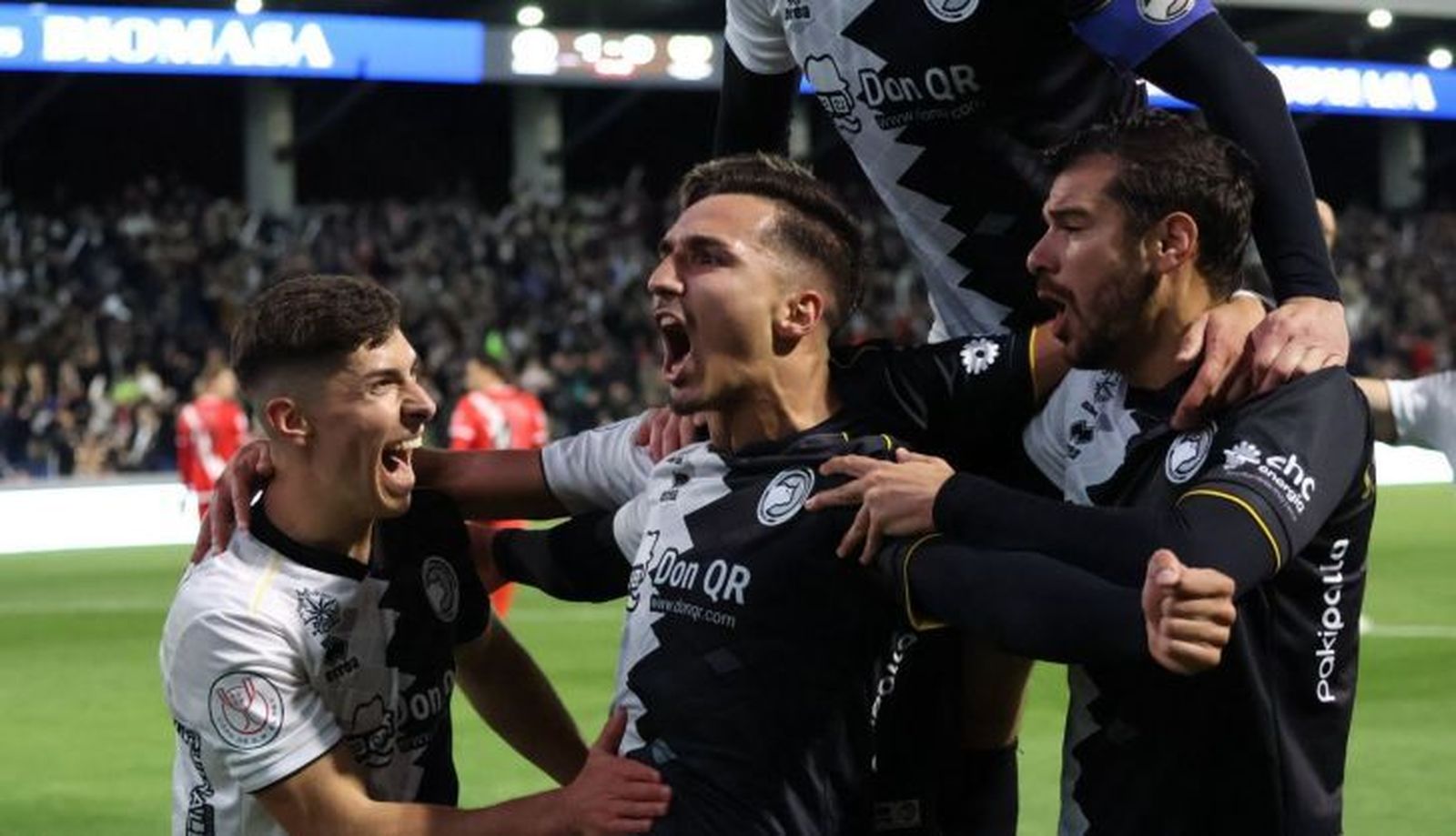 Imanol Baz celebra su gol en el Unionistas - Rayo Vallecano | FOTO SALAMANCA24HORAS.COM