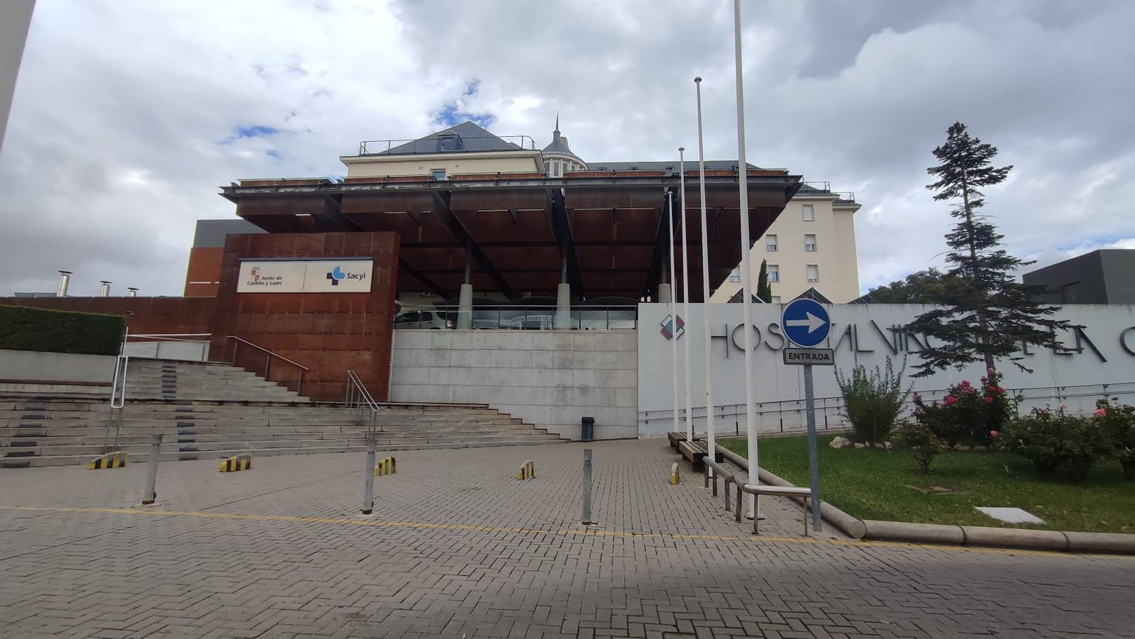 Fachada del hospital Virgen de la Concha