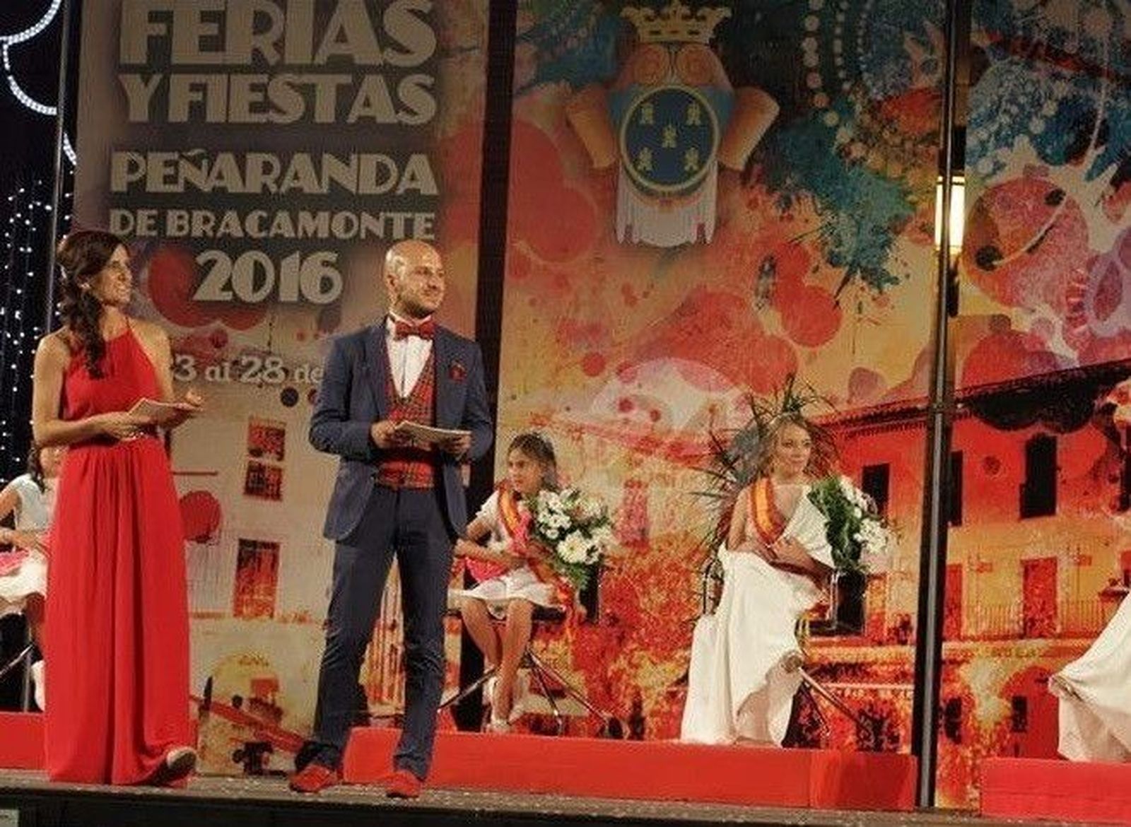 Andrea Cañadas y Alicia Rodríguez reinan ya en las Fiestas peñarandinas