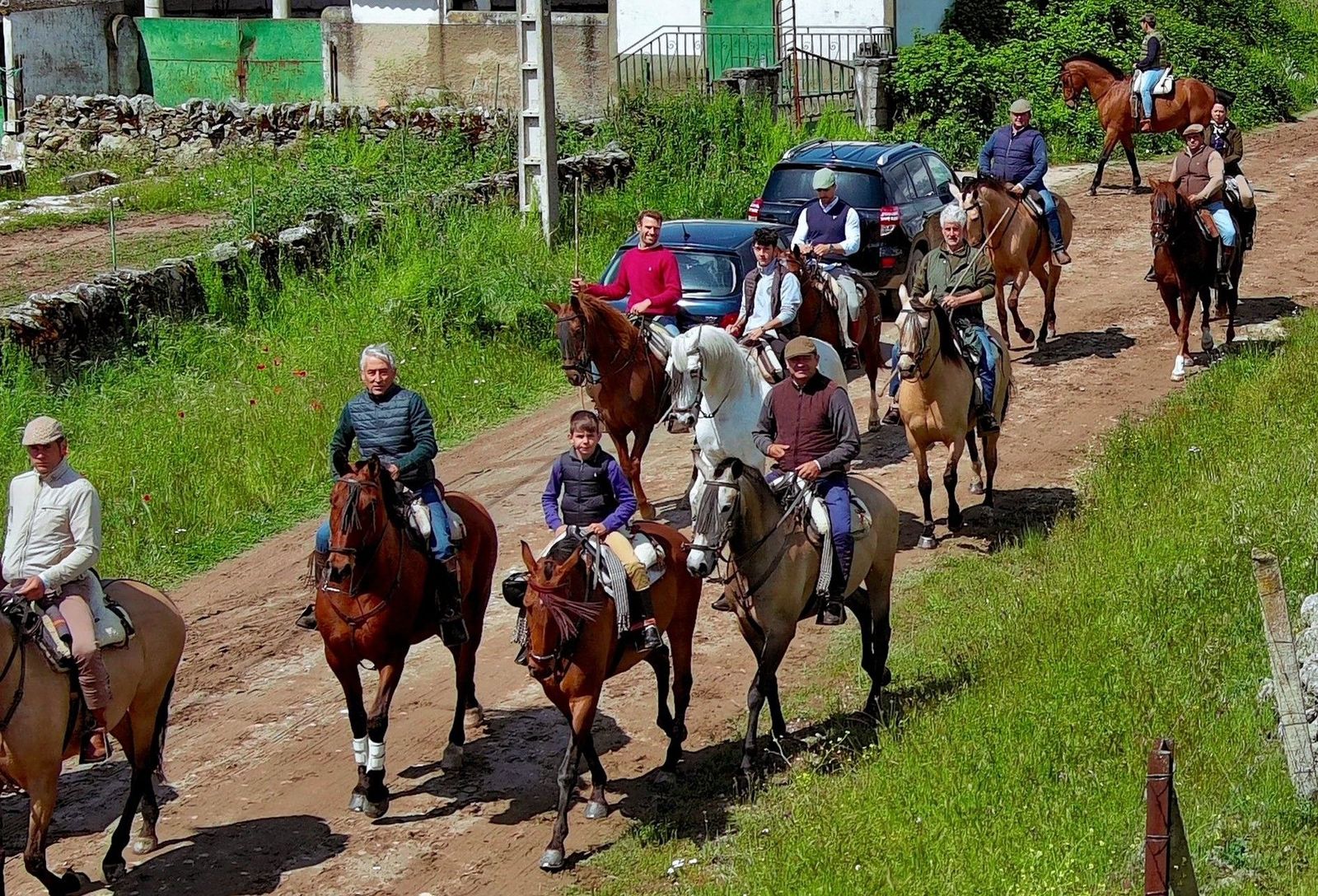 Ruta ecuestre por la Feria de Abril en Ledesma. Foto Facebook Sentir Ledesma