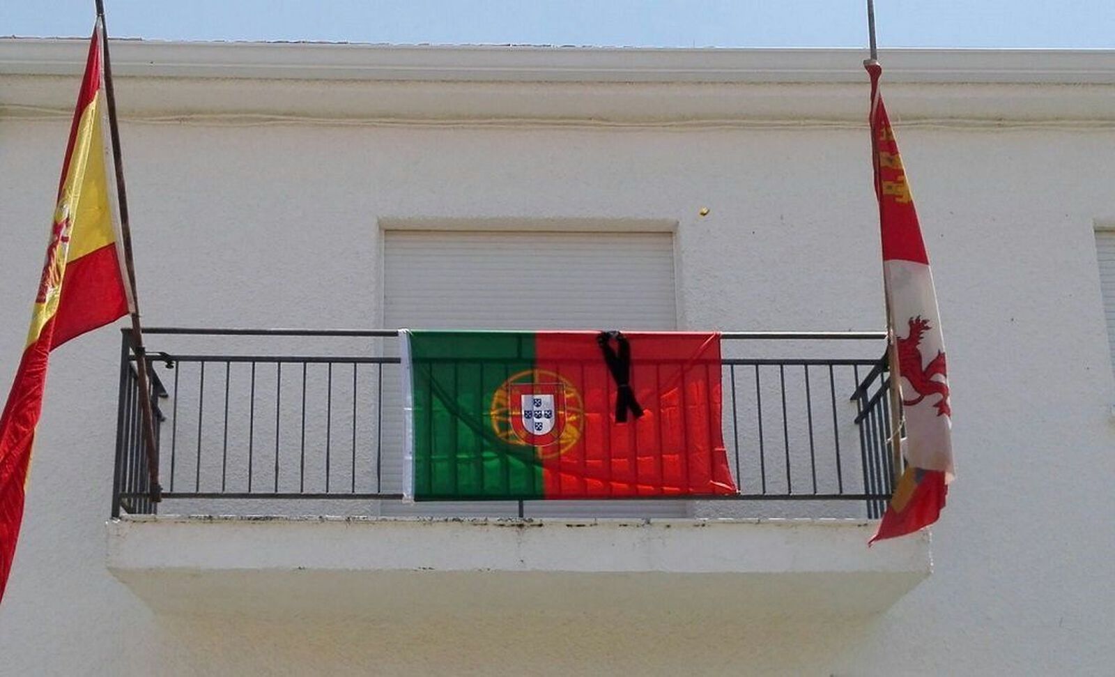 Navarredonda  de la Rinconada se solidariza con el sufrimiento del pueblo portugués 