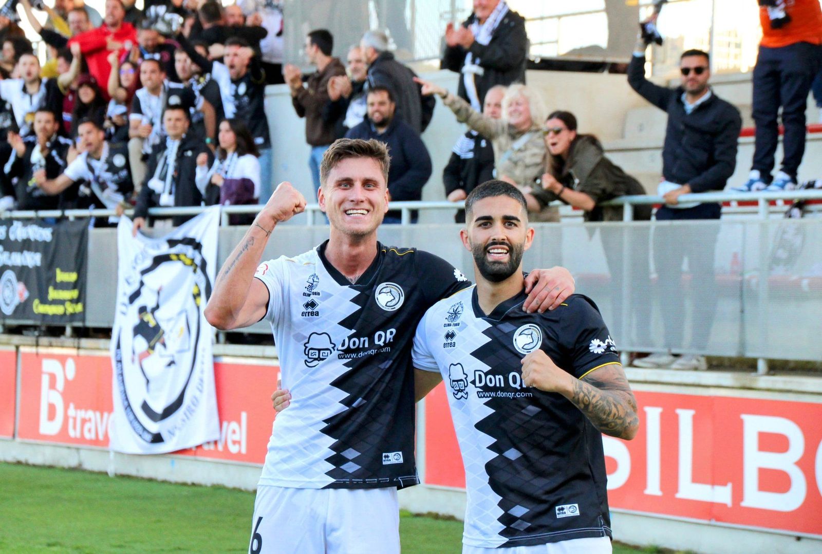 Rabadán y Dani García celebran el gol de Unionistas en Lezama | FOTO UNIONISTAS CF