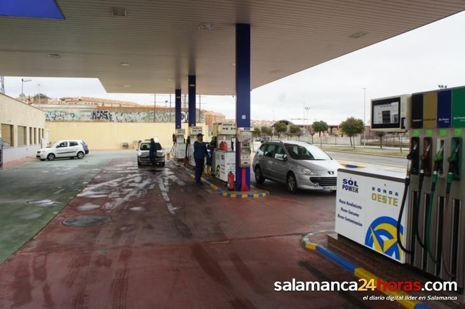 Combustible de máxima calidad y a bajo precio en Ronda Oeste