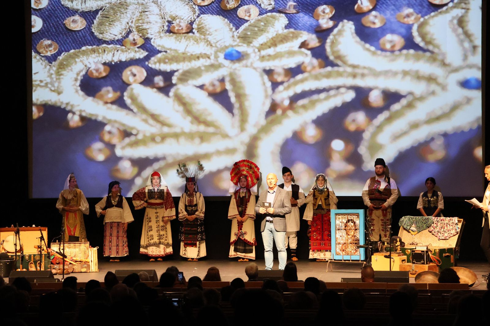 Pasarela de indumentaria tradicional de Serbia