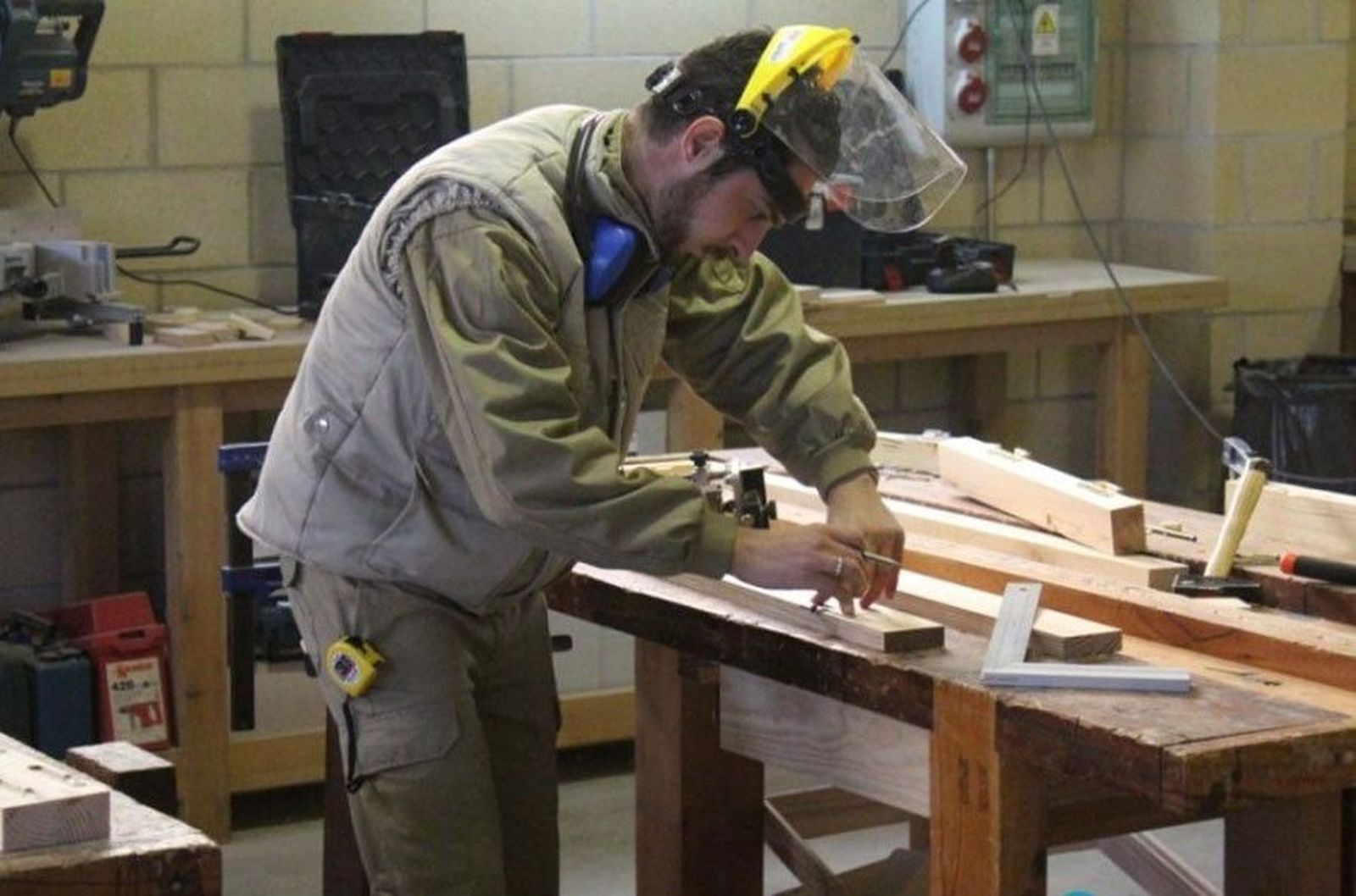 Trabajador autonomo madera