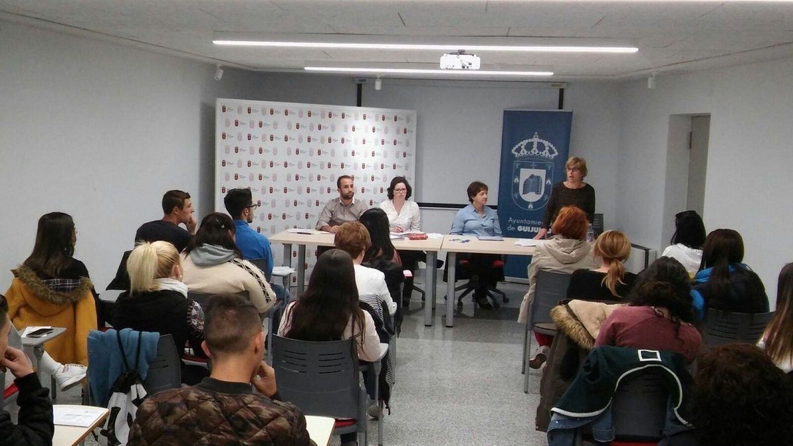 Más de una veintena de jóvenes opta a participar en el acción de formación y empleo ‘La peña de La Dehesa’