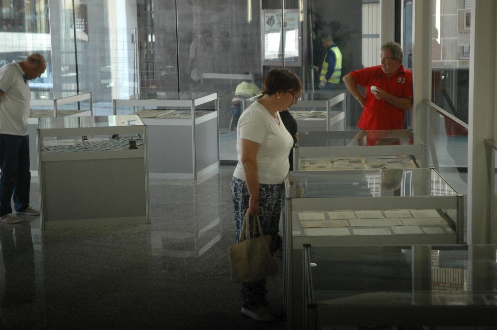 Más de 300 personas visitan la exposición ‘En nuestro recuerdo’ durante la primera semana