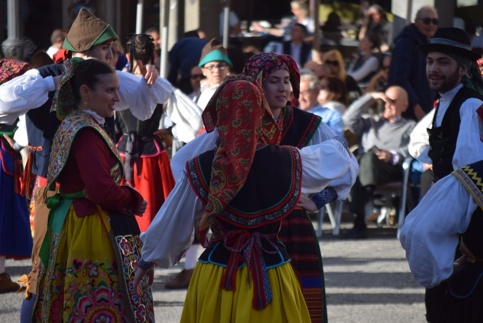 Doña Urraca celebra en la Plaza Mayor el Día de la Danza. Archivo
