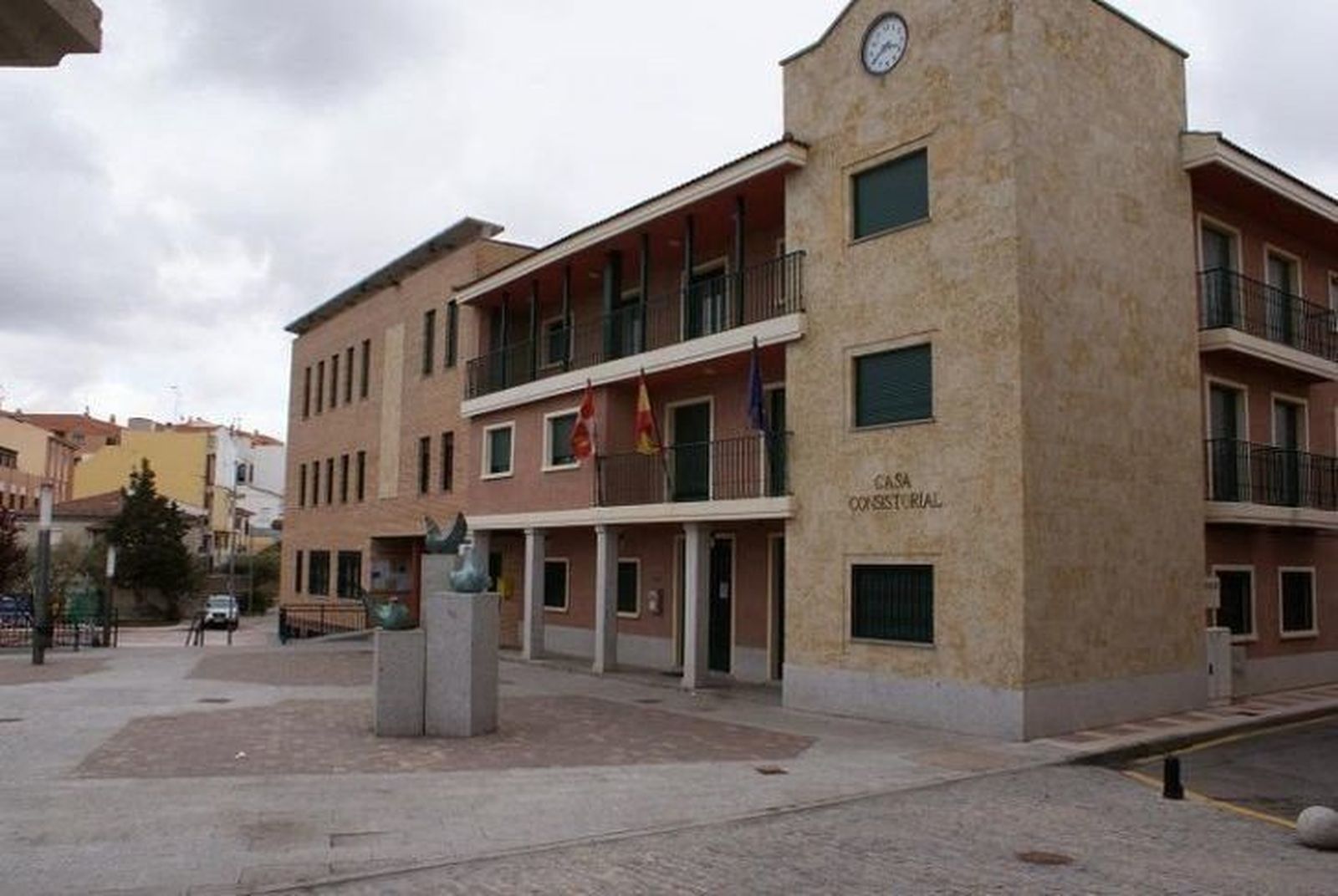 A concurso seis plazas públicas en el Ayuntamiento de Carbajosa de la Sagrada