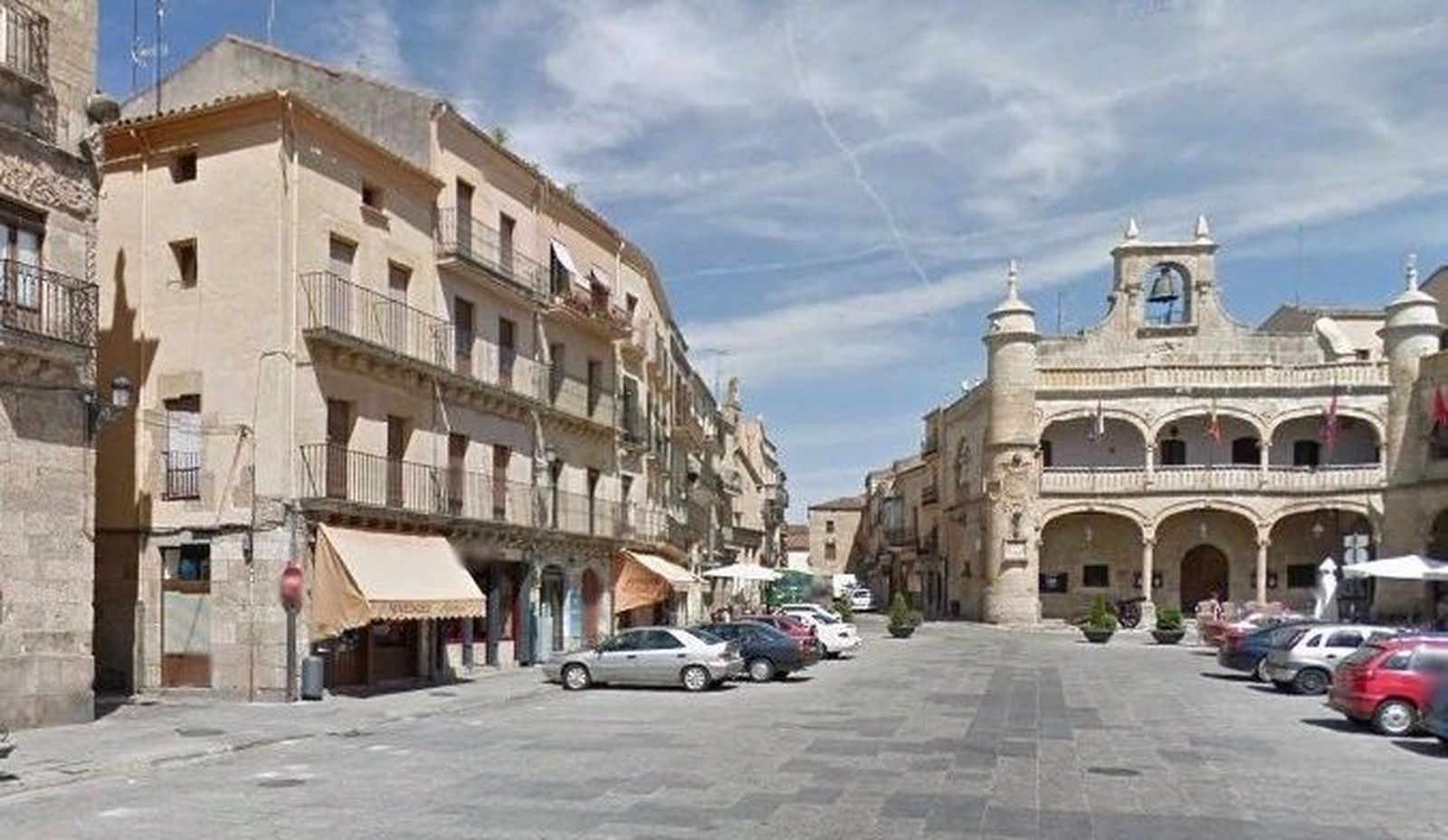 Polémica por la contratación de los servicios jurídicos en el caso de las ayudas para material escolar