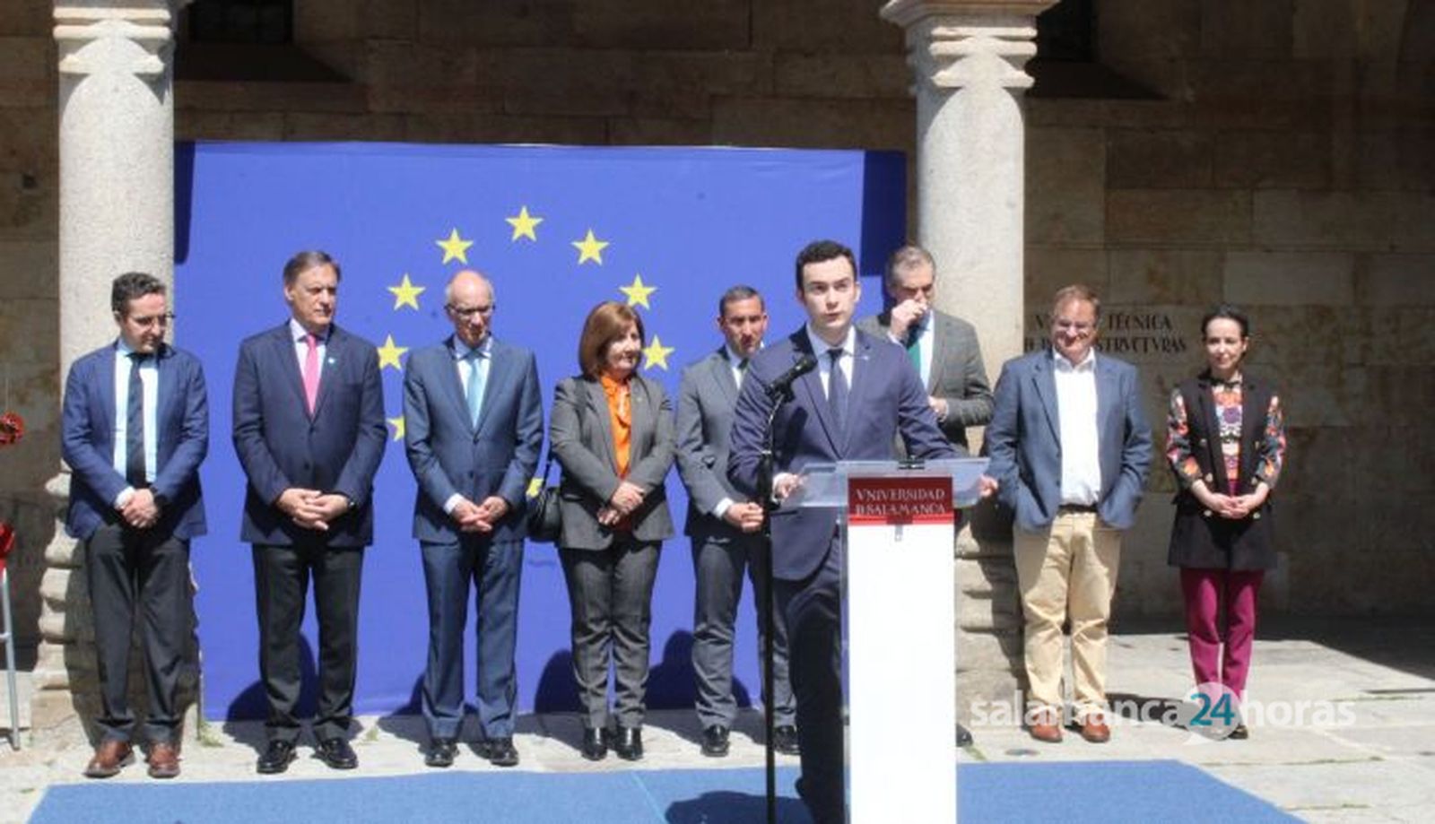 Izado de bandera de la Unión Europea