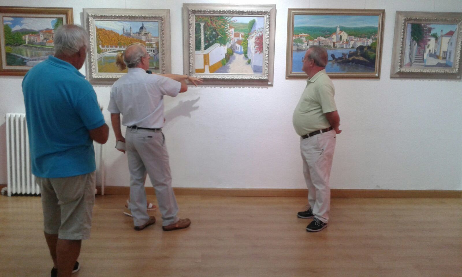 El arte de los hermanos Hernández Alcalá luce ya en el Casino Obrero