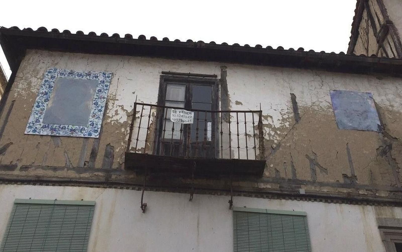 Florencio Maillo no descolgará los cuadros con los rostros borrados