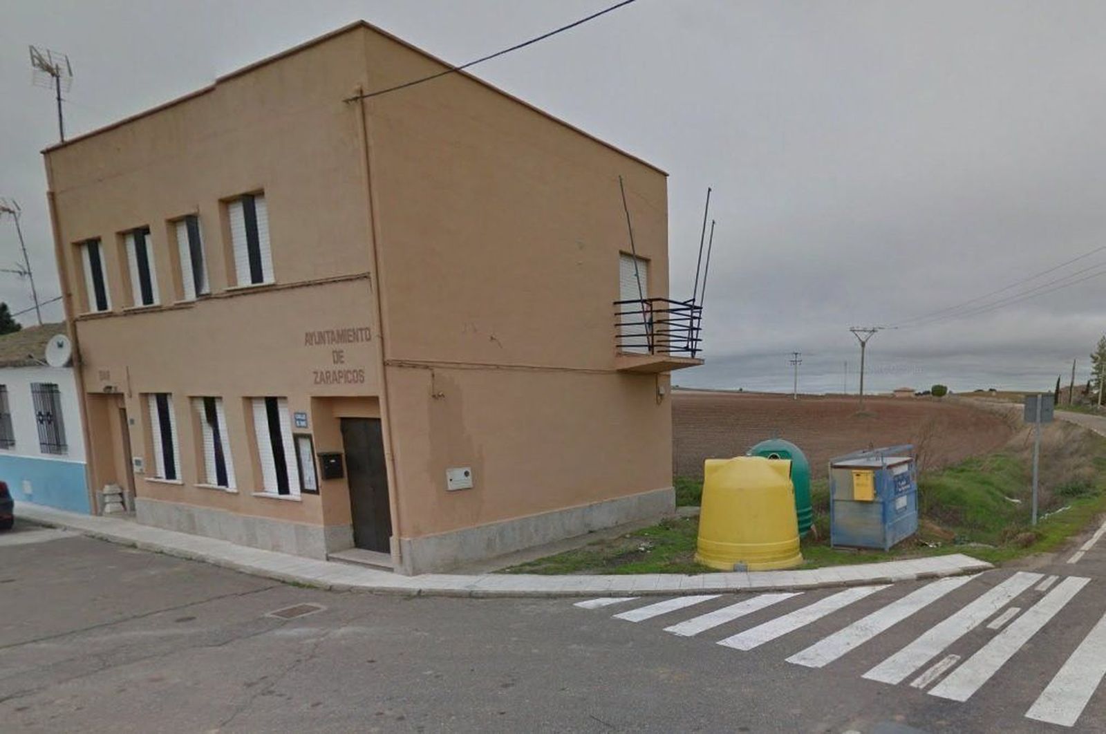 Zarapicos estrena bandera y escudo