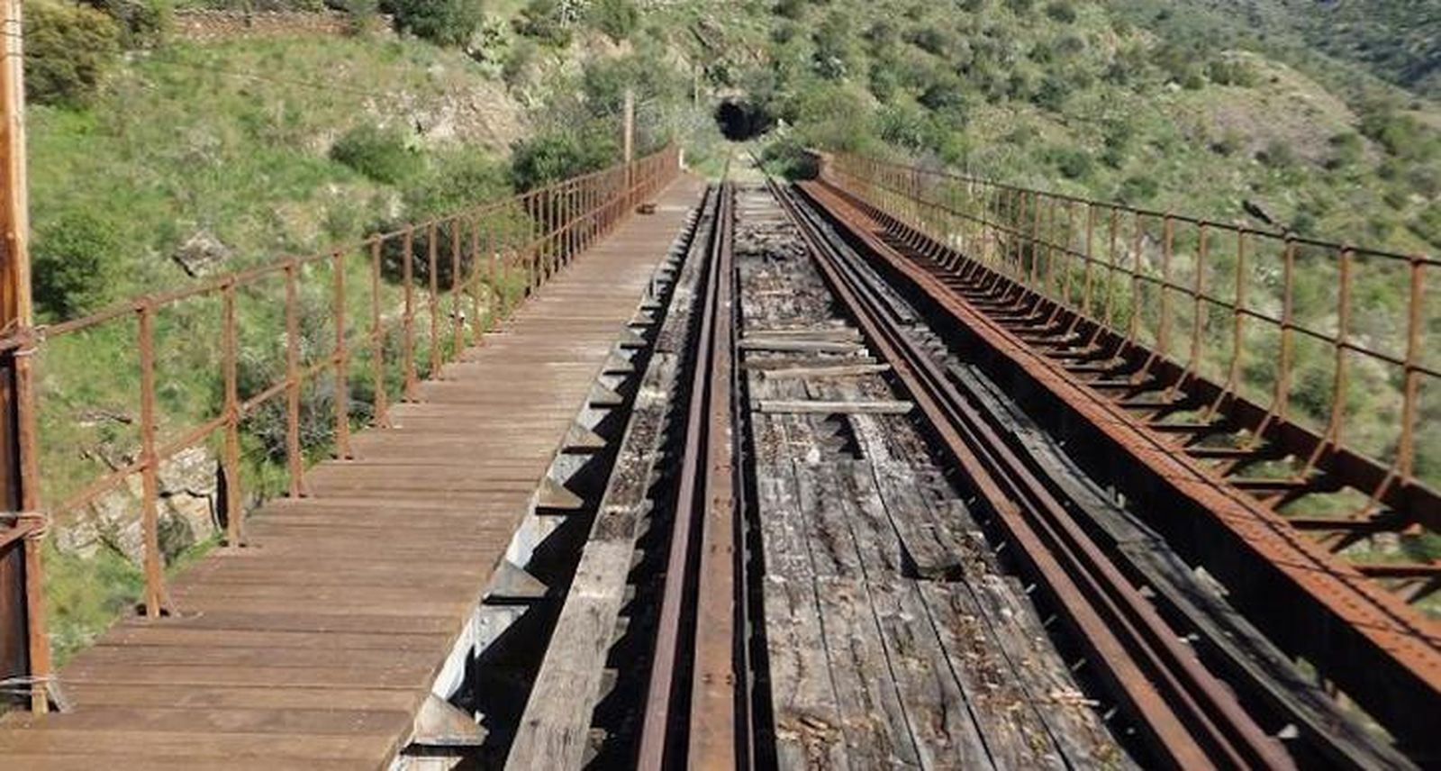 La Diputación licita el contrato para vigilar las obras de la ‘Ruta de Túneles y Puentes’