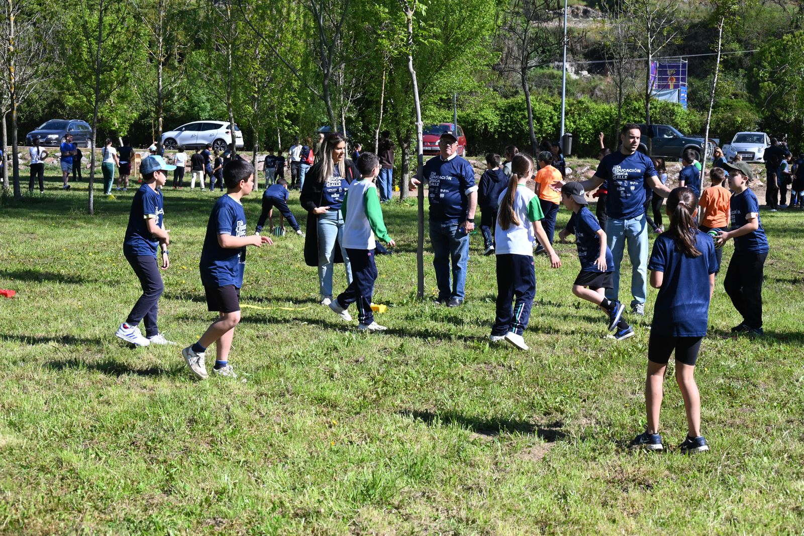 Alumnos de Ciudad Rodrigo celebran el Día de la Educación Física en la calle. Foto Ayuntamiento Ciudad Rodrigo
