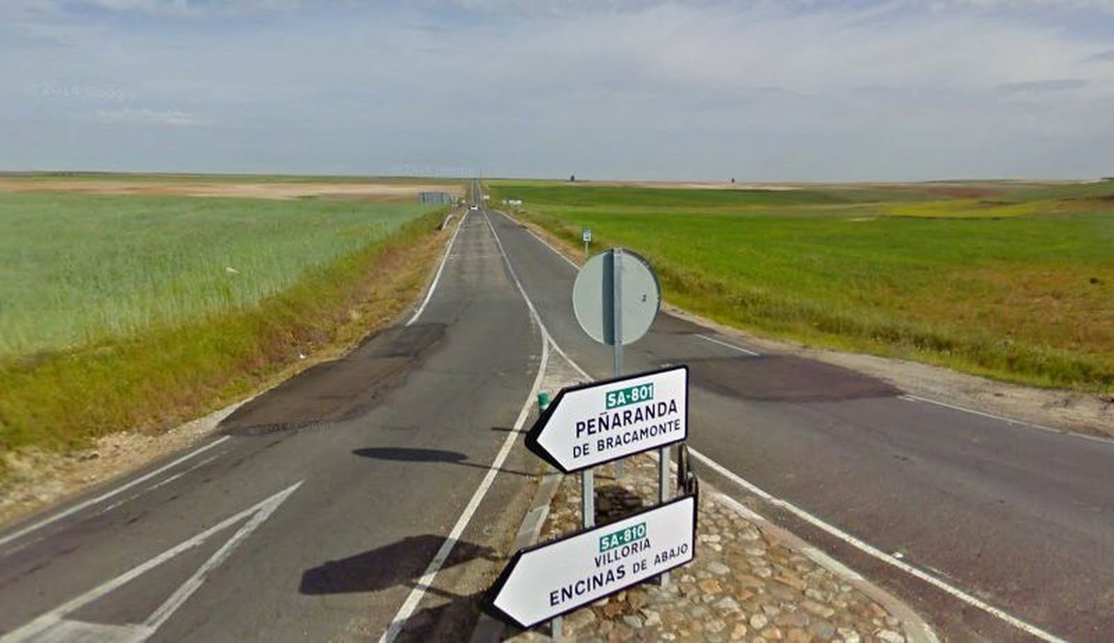 El Ayuntamiento de Cantalpino recibe la titularidad de la antigua travesía de la carretera SA-804