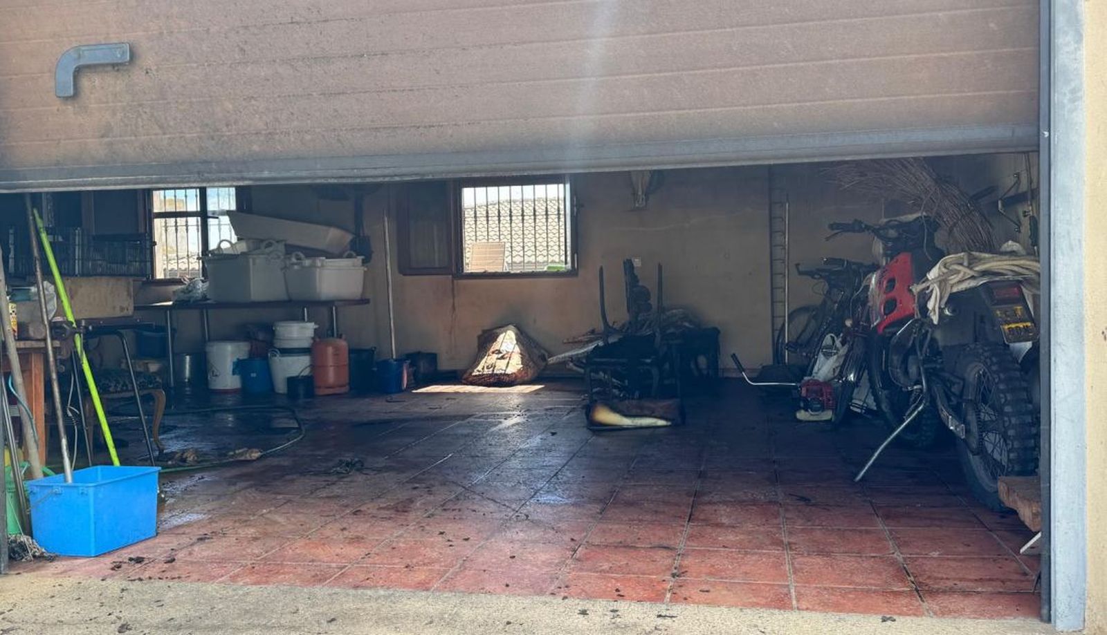 Una vivienda arde en Peralejos de Solís tras comenzar un incendio en la chimenea de la cocina 