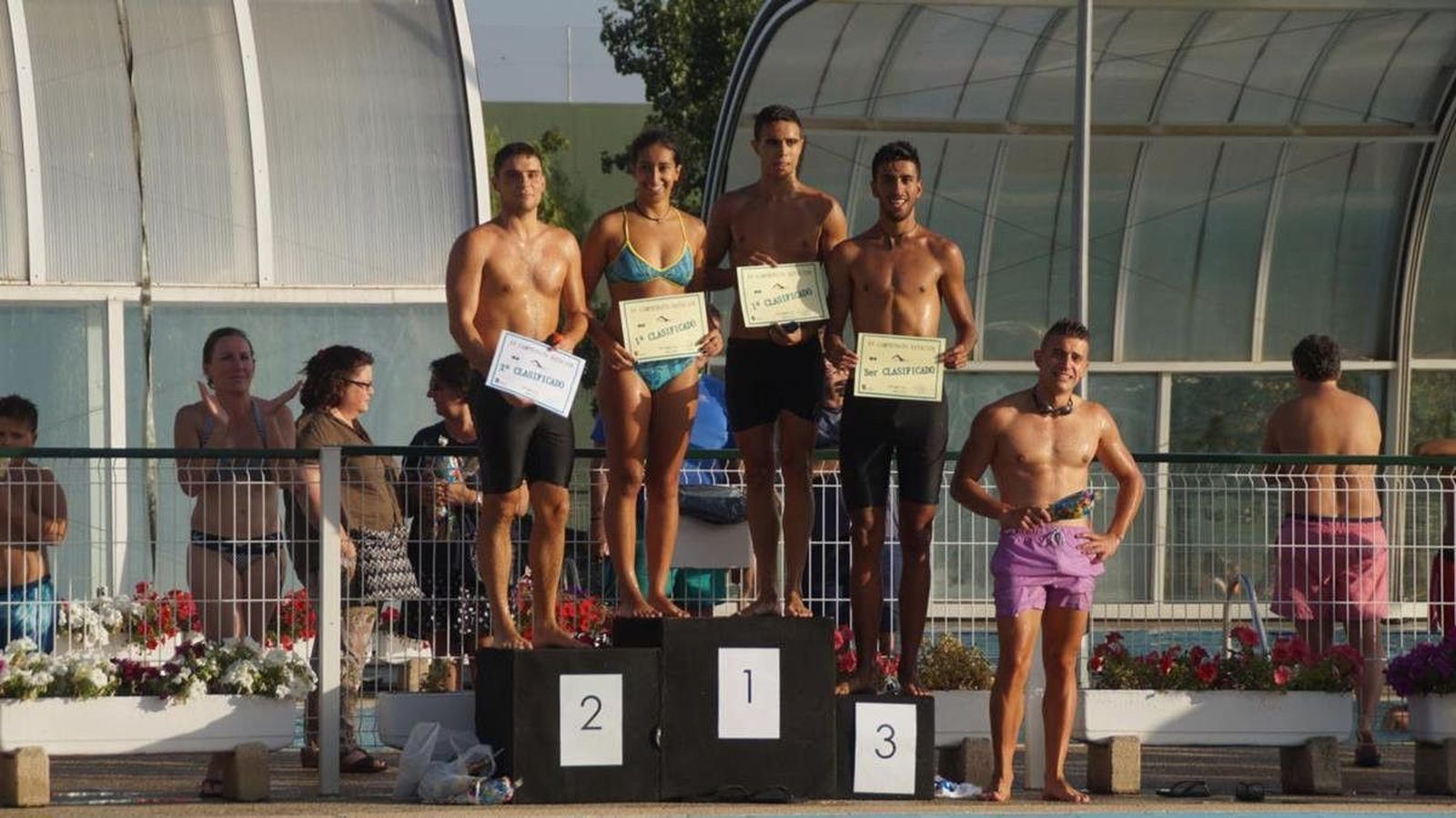 Alba de Tormes celebra con éxito el decimoquinto campeonato de natación