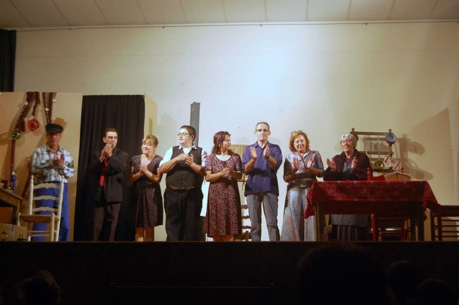 El Primer Certamen de Teatro Villa de Lumbrales se despide con la actuación del grupo local Fuentelera