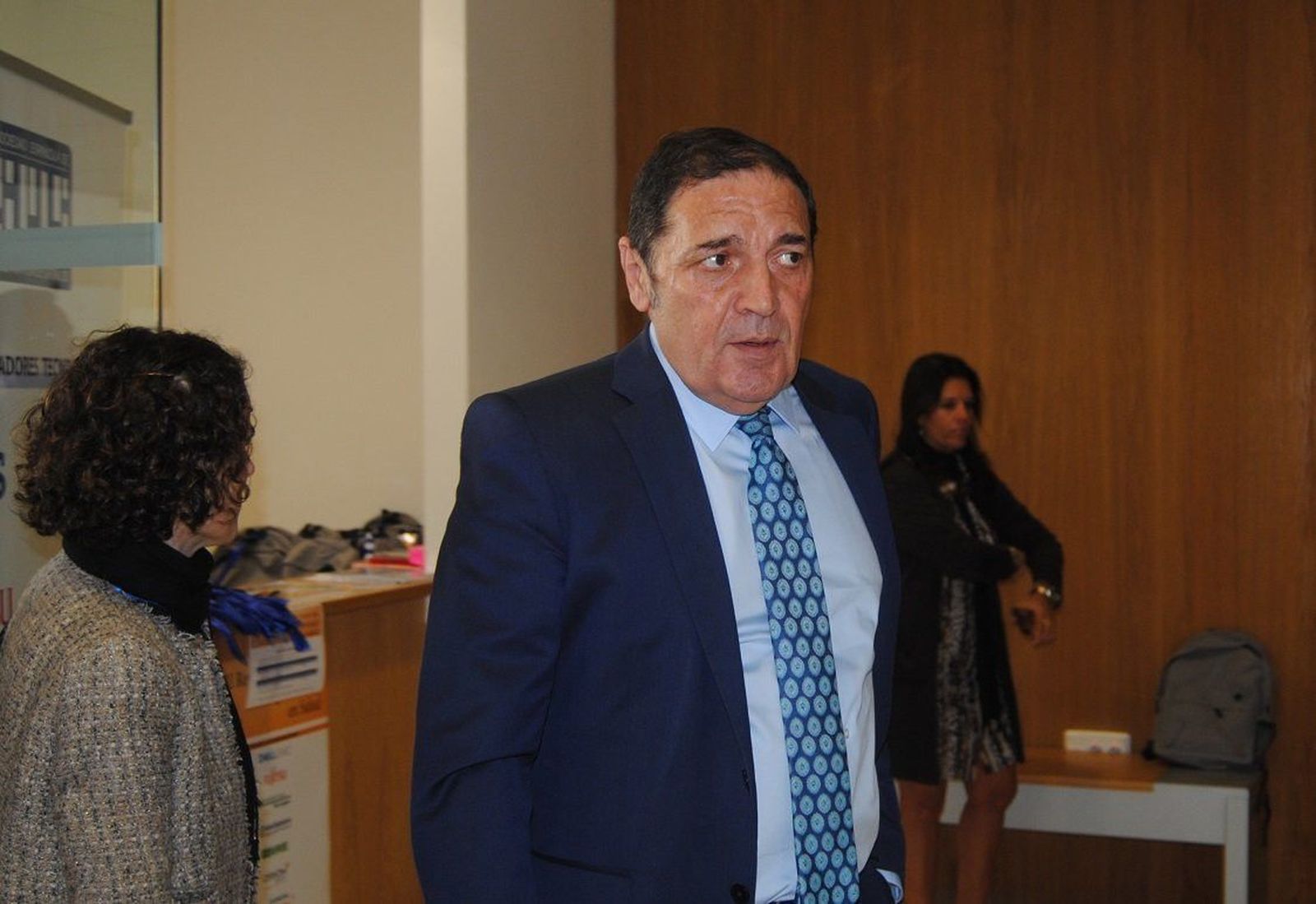 El consejero de Sanidad anuncia que el Centro de Especialidades retoma su actividad