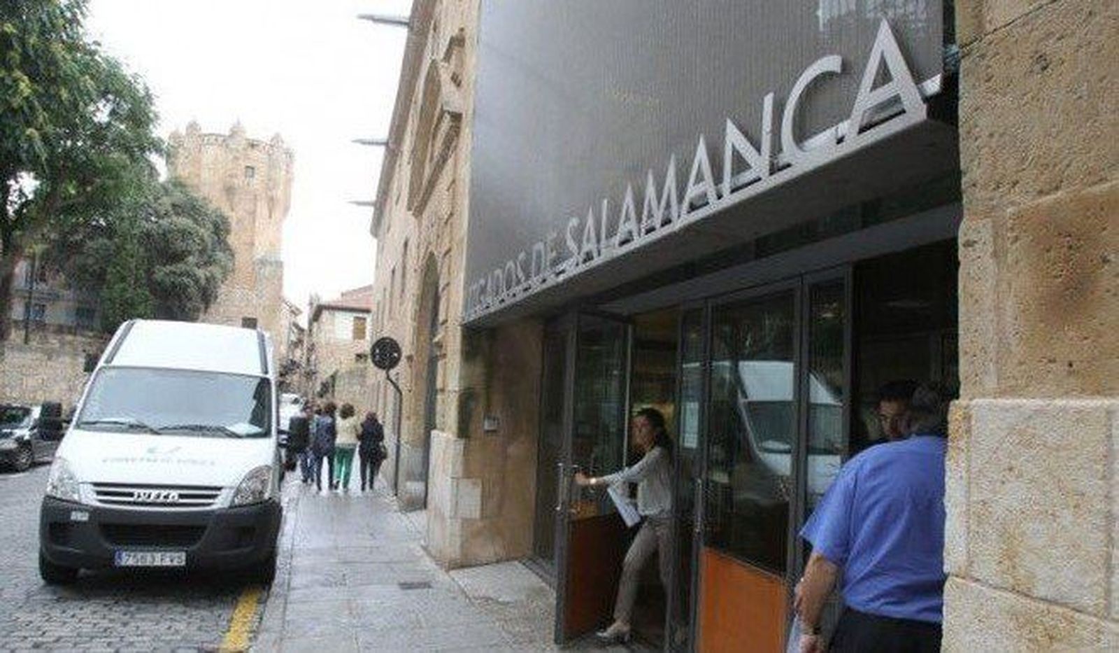 Año y medio de prisión para un reincidente ladrón de coches de la ciudad