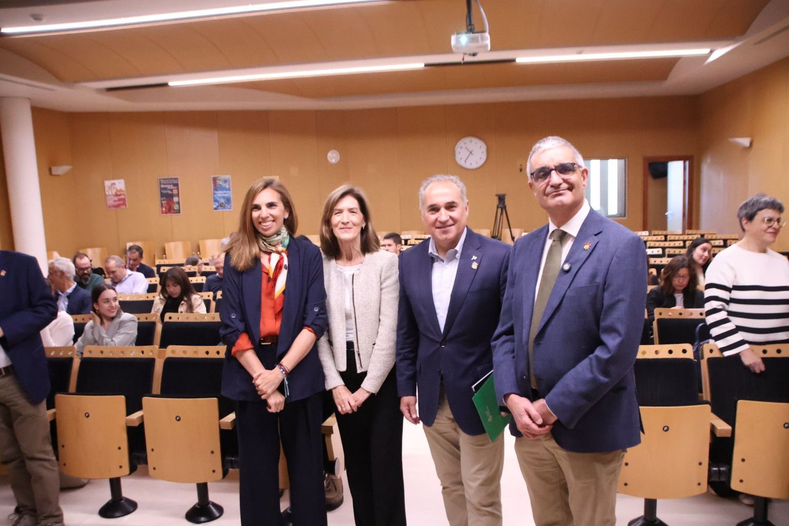 Acto de entrega de ayudas para los proyectos de investigación 2025 en el Centro de Investigación del Cáncer
